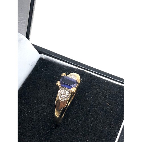 67 - 9ct gold sapphire & diamond ring weight 2.4g