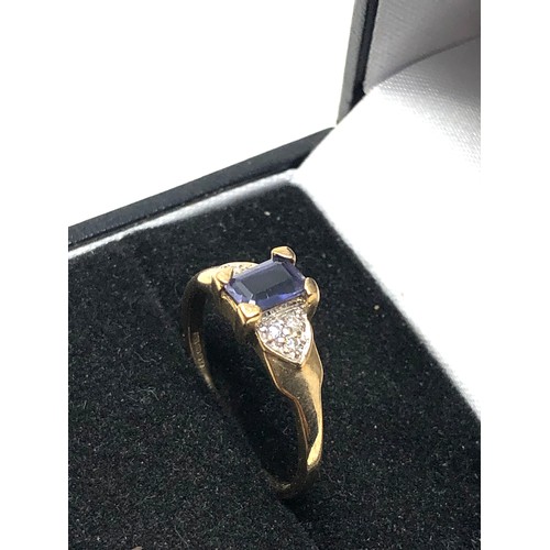 67 - 9ct gold sapphire & diamond ring weight 2.4g