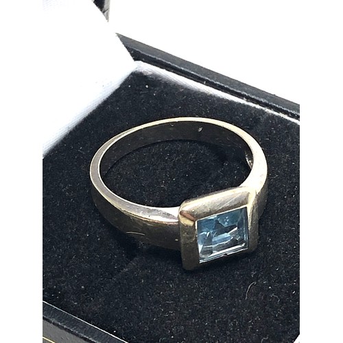 72 - 9ct white gold topaz ring weight 4.4g