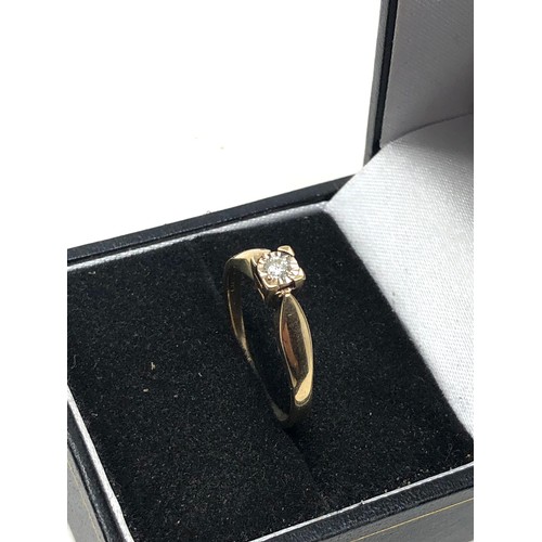 76 - 9ct gold diamond ring weight 2.5g