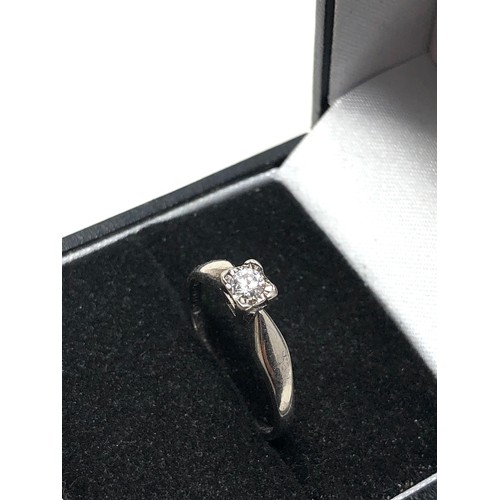 85 - 9ct white gold diamond ring weight 2.1g