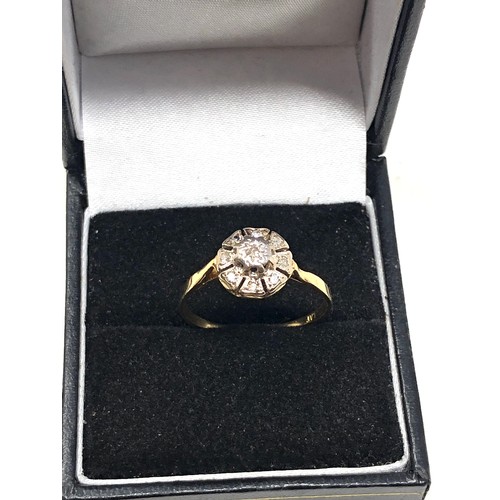 104 - 18ct gold diamond ring weight 2.8g