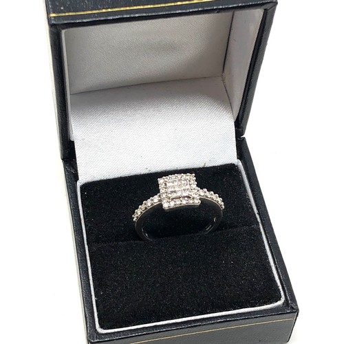 100 - 9ct white gold diamond ring weight 2.8g est 0.50ct diamonds