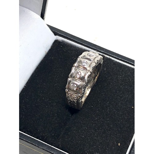 101 - 9ct white gold diamond ring weight 3.8g 0.25ct diamonds