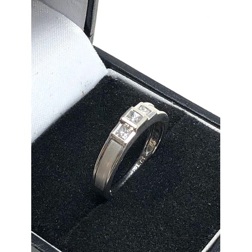 98 - 9ct white gold diamond ring weight 2.5g 0.25ct diamonds