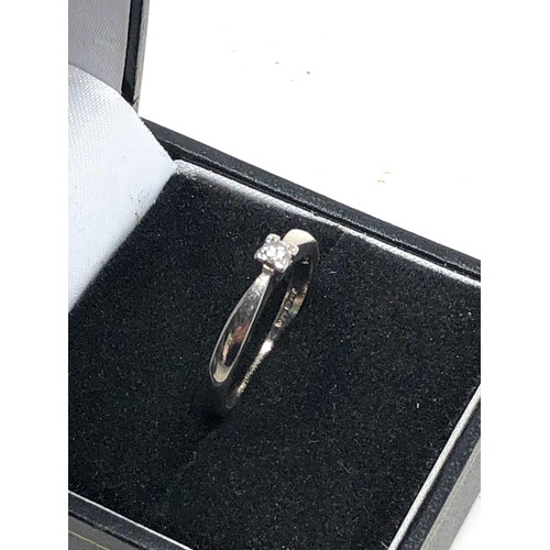 93 - 9ct white gold diamond ring weight 2.5g