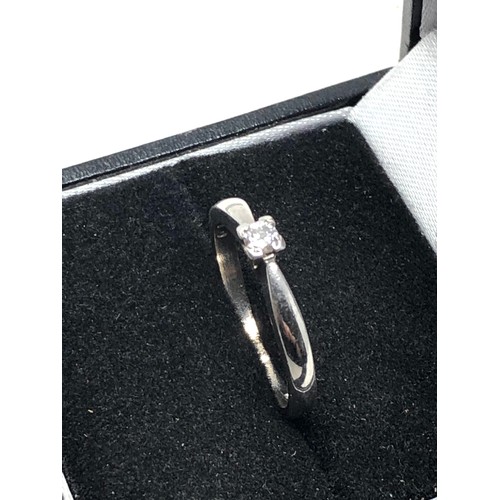 93 - 9ct white gold diamond ring weight 2.5g