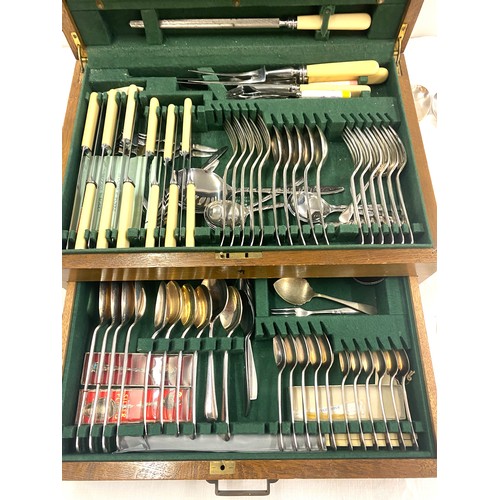 133 - Cased canteen cutlery set