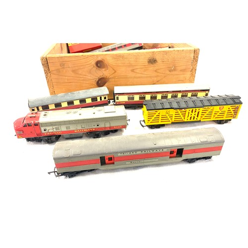 294 - Selection of train and carriages to include Hornby railways etc