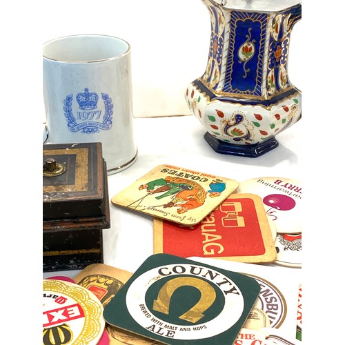45 - Selection of miscellaneous to include Sadler pottery, thimbles, coasters etc