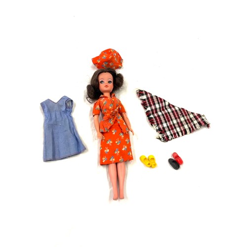 595 - Vintage Cindy doll with some clothing, number to back of head 033055X