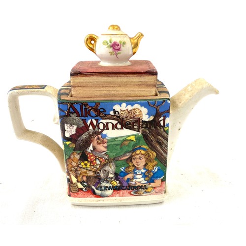 40 - Sadler Alice In Wonderland Teapot
