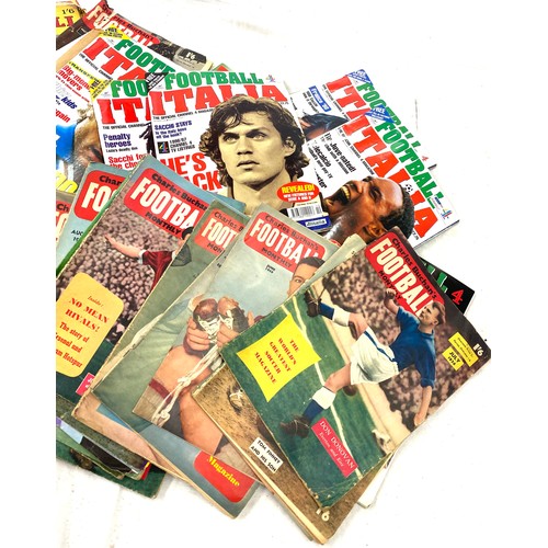 281 - Large selection of assorted vintage and later football magazines