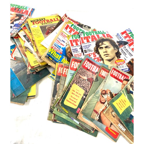 281 - Large selection of assorted vintage and later football magazines