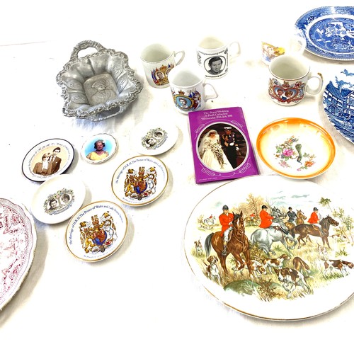 270 - Large selection of commemorative ware includes mugs etc