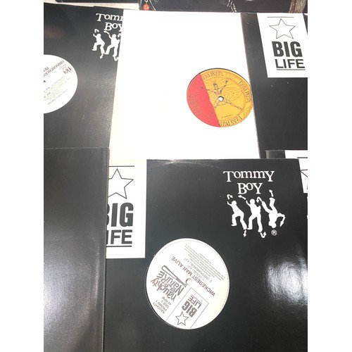 67 - Selection of 12inch singles includes DJ/ Promo copies, Soul, R&B and dance approx 25 records