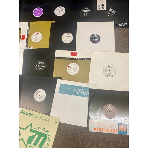 160 - Large selection of 12inch Soul, Dance and R&B singles to include DJ promo, Caron Wheeler, Feel it, B... 