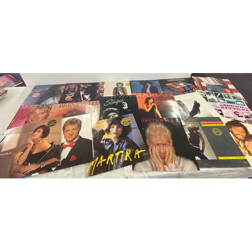 172 - Selection of assorted vinyl records to include Rod Stewart, Leo Sayer, Barron Knights- Twisting the ... 