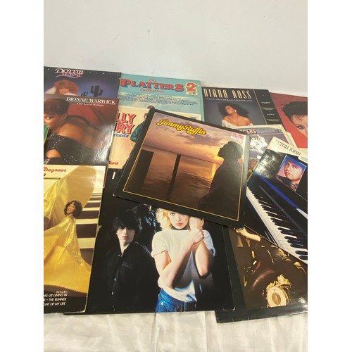 176 - Selection of assorted vinyl records to include Sheena Easton,The Dooleys, Quatro etc