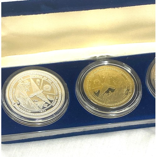 392 - 1993 Marshall Island Elvis Presley Coin set Boxed COA to include $50, $10, $5 coins ($50 coin is pur... 