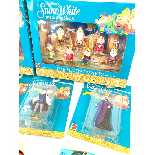 327 - Selection of new and sealed Walt Disney Snow white toys, 2 Sindy dolls, Skater and Fiji, fighting gr... 