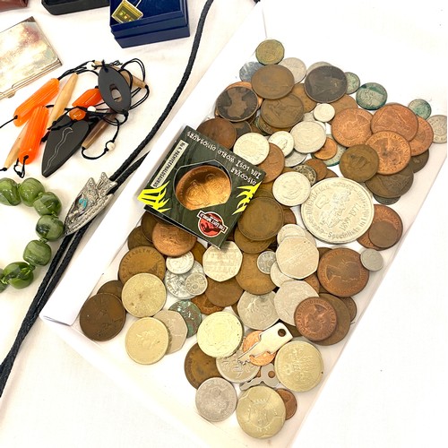 452 - Selection of vintage and later costume jewellery and coins to include various £2 coins, 50p's etc