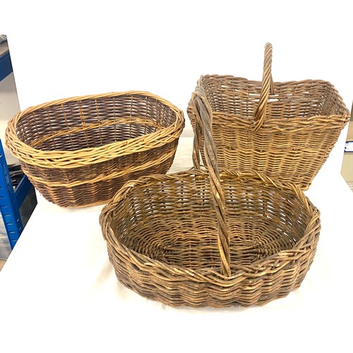 189 - Selection vintage wicker baskets