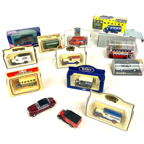 83 - Boxed Vanguard Bedford S Type van, New ray Mercedes Benz 350SL (1971), London Corgi taxi, selection ... 