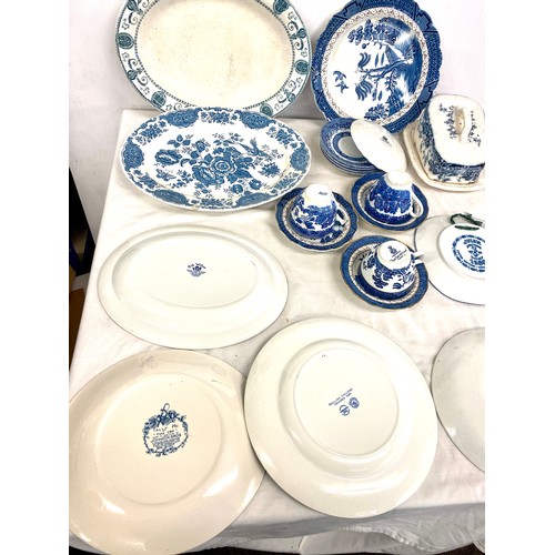 172 - Selection of antique and vintage blue and white pottery pieces to include Delfes etc