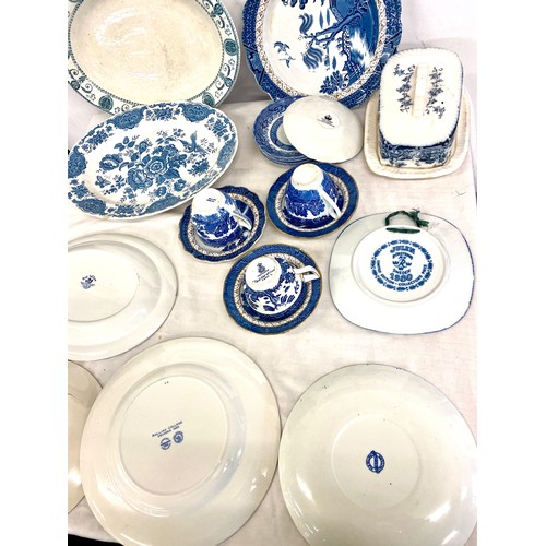 172 - Selection of antique and vintage blue and white pottery pieces to include Delfes etc