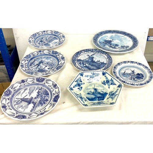 172 - Selection of antique and vintage blue and white pottery pieces to include Delfes etc