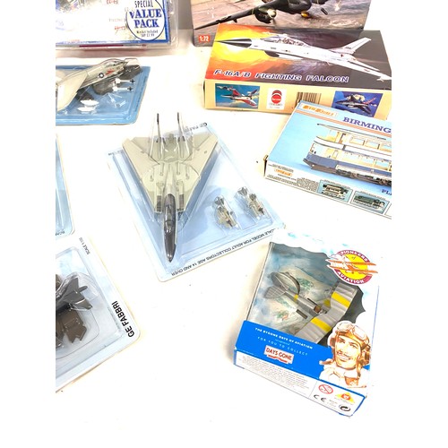 340 - Selection of air craft models to include Airfix D H Mosquito MK II, Revell etc