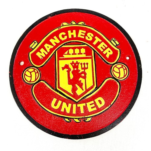 82 - Man United Football cast wall plaque, diameter 9.5 inches