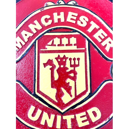 82 - Man United Football cast wall plaque, diameter 9.5 inches