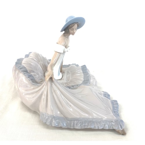 170 - Large Nao lady figurine 545, approximate measurements: Length 13 inches, Height 8 inches