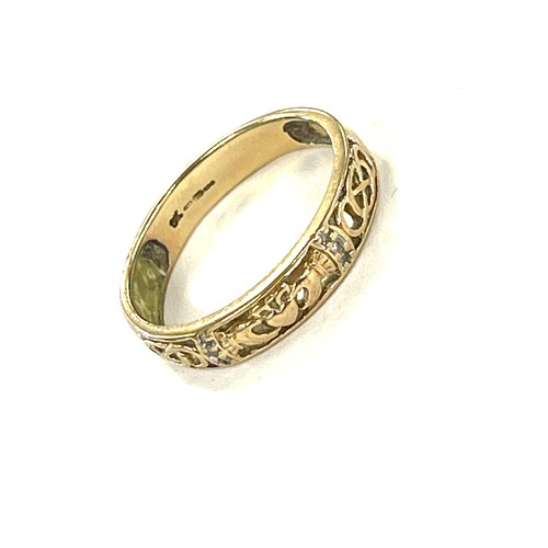 406 - Vintage 9ct gold and diamond Claddagh wedding band total weight approx 2.5g, ring size approx T