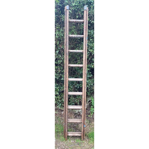 100X - Set vintage extending wooden ladders, approximate height without extension 83 inches