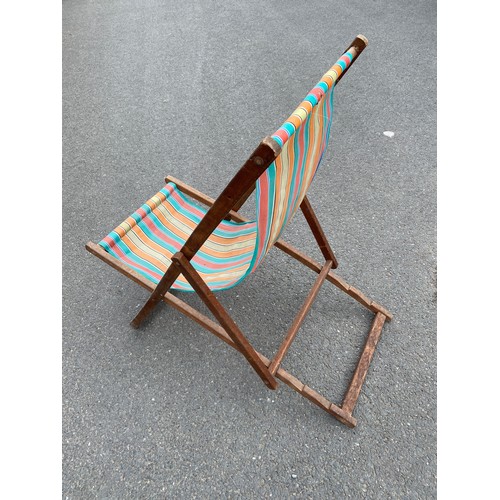 302 - Vintage wooden beach deck chair