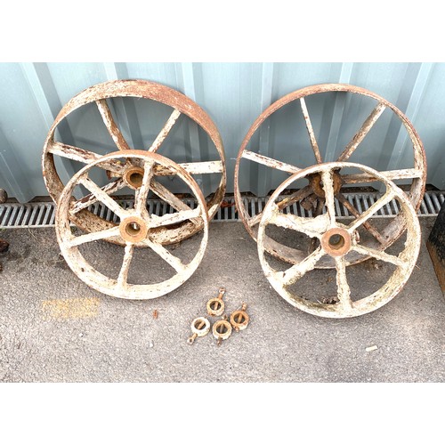 100N - Four antique metal wheels measures approx diameter 20 inches