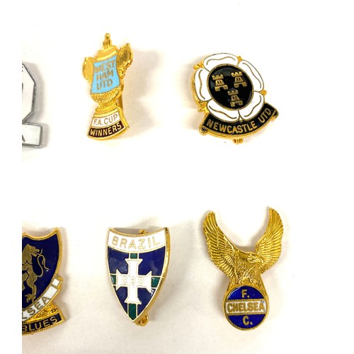 429 - Selection of vintage Chelsea, Newcastle and Brazil  football sports pin badges