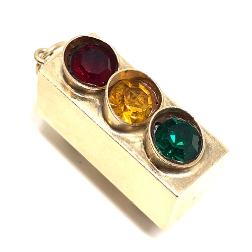 492 - large 9ct gold stone set  traffic lights pendant (6g)