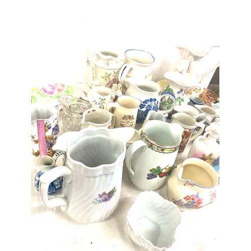 318 - Large selection of pottery miscellaneous to include jugs, saucers, cups, plates etc