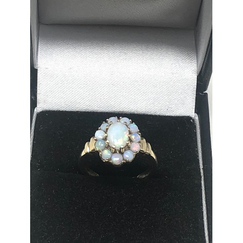 307 - 9ct Gold Opal Floral Set Ring (1.8g)