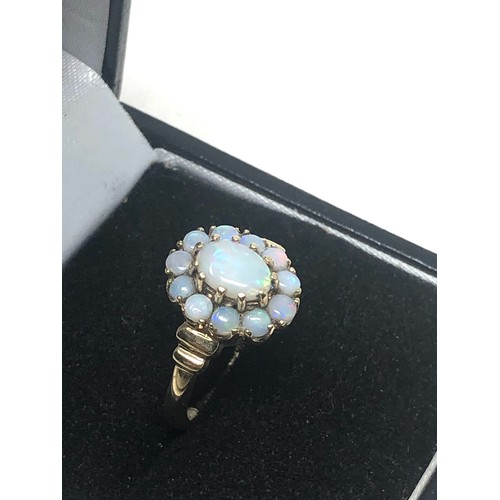 307 - 9ct Gold Opal Floral Set Ring (1.8g)