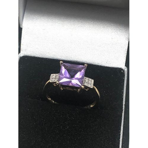 328 - 9ct Gold Diamond Sided Amethyst Ring (2g)