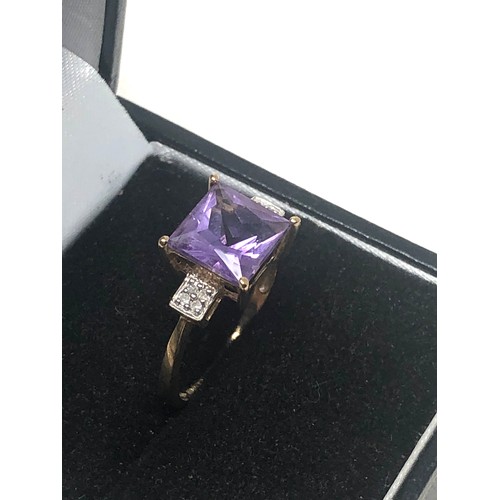 328 - 9ct Gold Diamond Sided Amethyst Ring (2g)