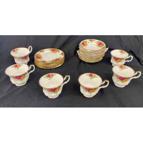 142 - Selection of Royal Albert Old Country Rose to include 6 cups and saucers, 10 side plates