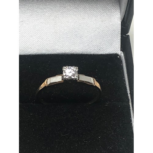 248 - 14ct Gold & Platinum Fronted Diamond Ring (1.8g)