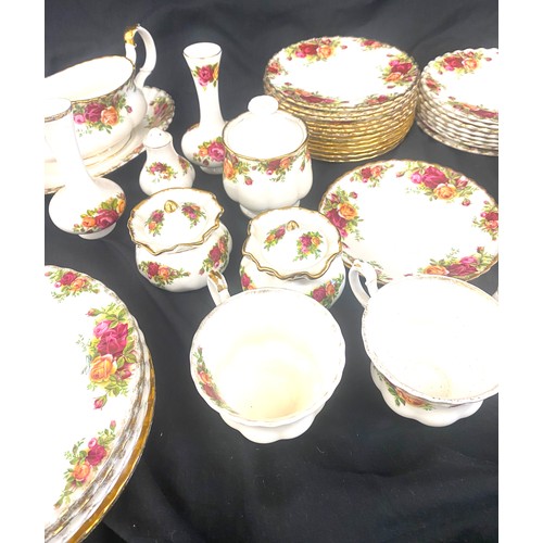 162 - A selection of 52 pieces of Royal Albert Old Country Rose pottery to include cake plates, sandwich p... 