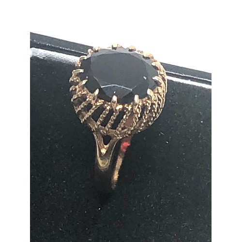 200 - 9ct Gold Vintage Garnet Cocktail Ring (3.9g)